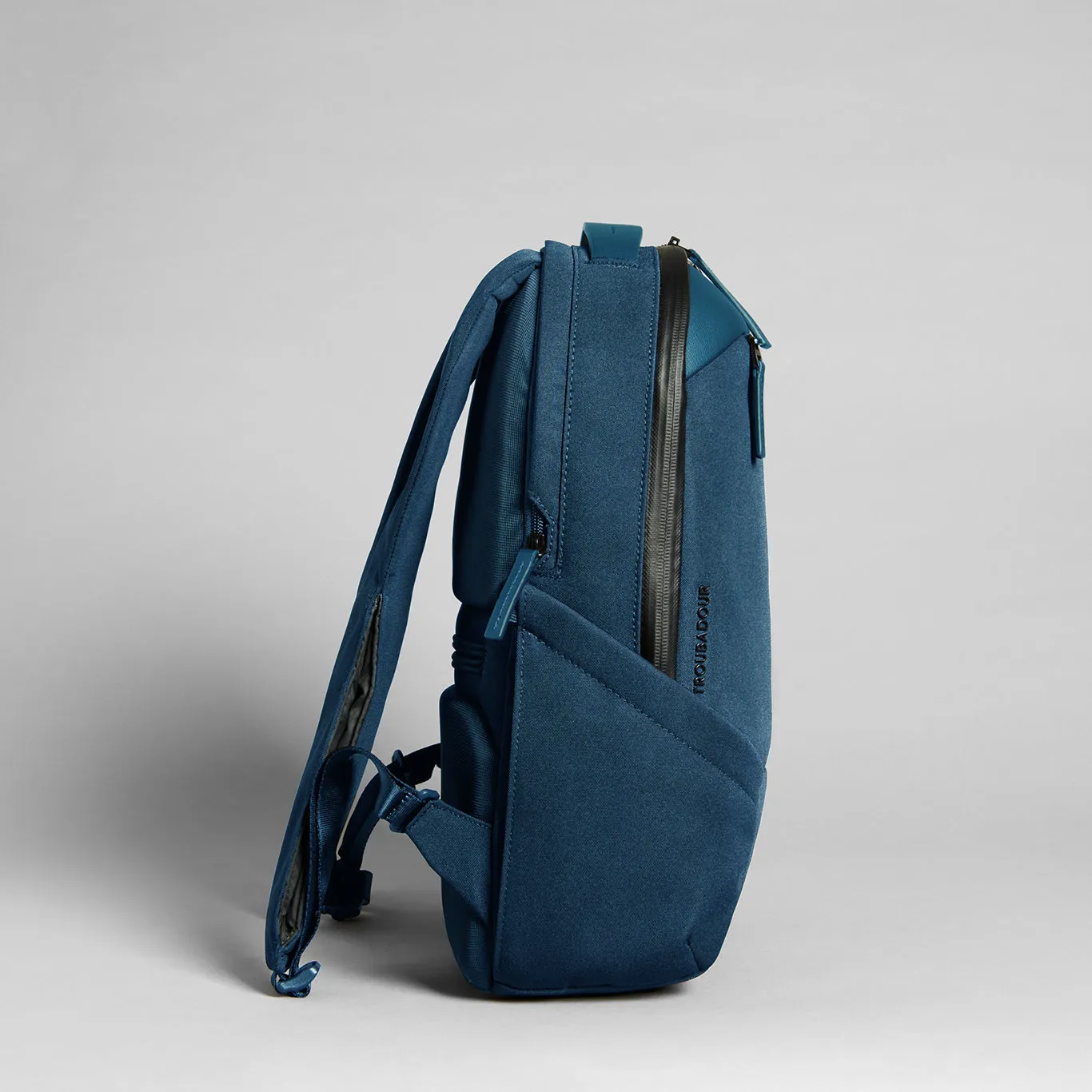 Troubadour Apex Compact Backpack 3.0